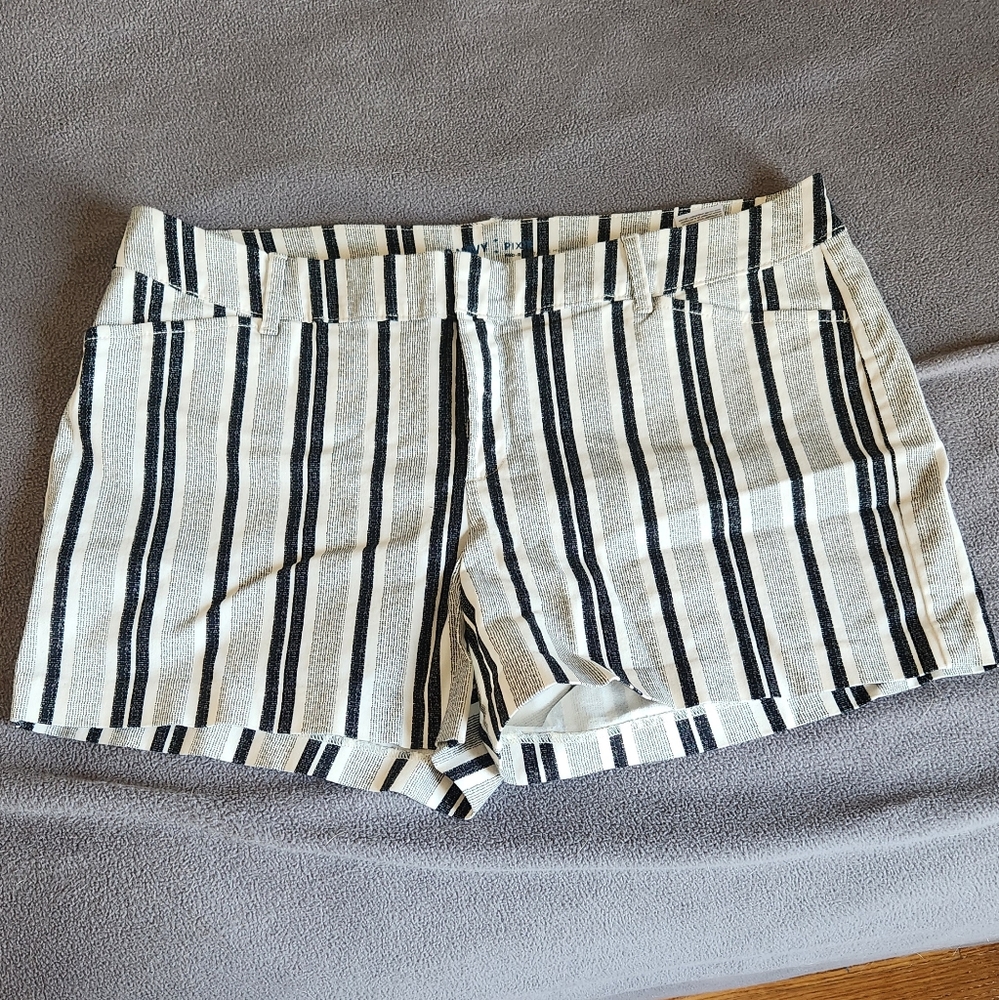 OLD NAVY SHORTS